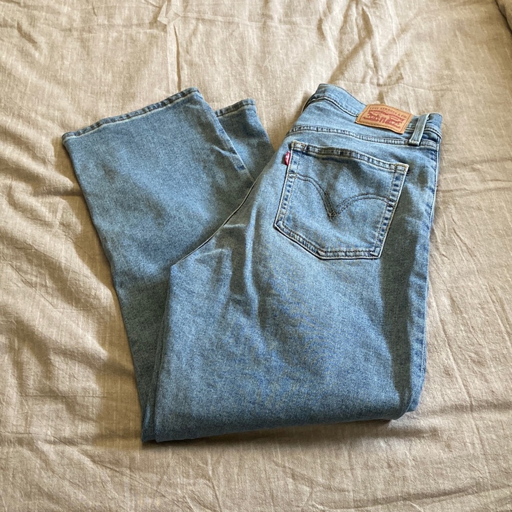 Levi rib cage button up light wash jeans